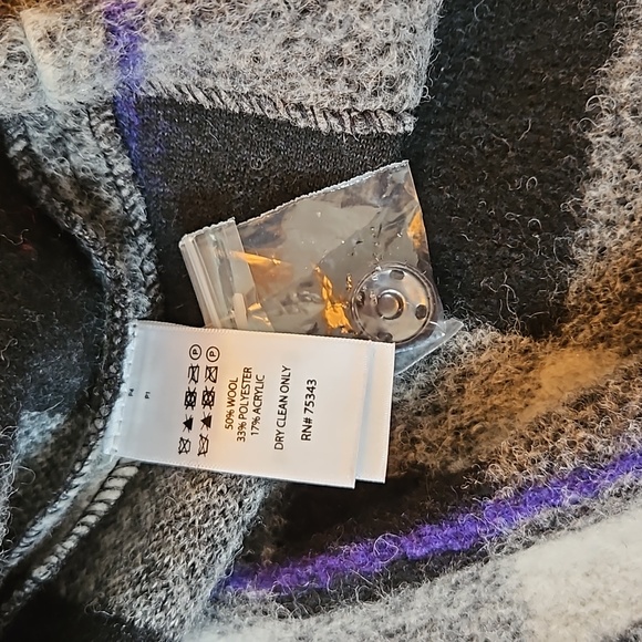 Max Studio Wool Coat size M. - Picture 7 of 7